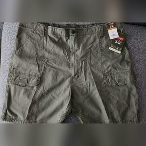 NEW Men's Wrangler Olive Green Shorts